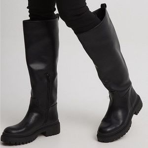 NEVER WORN NA-KD Wardrobe Lug Sole Boots. Size 37.